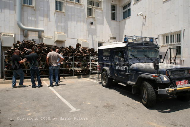 Auf die Region abgefeuerte Quassam-Raketen werden auf der Polizeistation in Sderot aufbewahrt