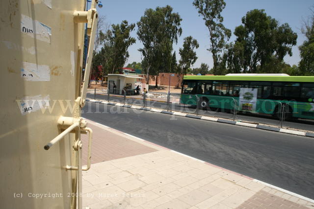 Sderot: Luftschutzbunker zum Schutz vor Qassam-Raketen statt Haltestellenhäuschen