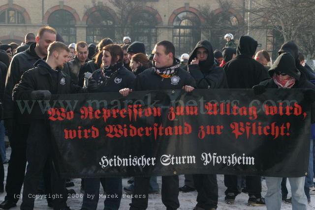 Transparent "Wo Repression zum Alltag wird, wird Widerstand zur Pflicht! Heidnischer Sturm Pforzheim"