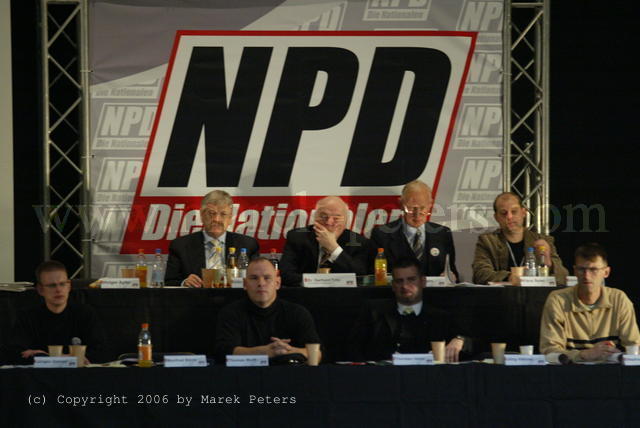 Vorstand der NPD beim Bundesparteitag