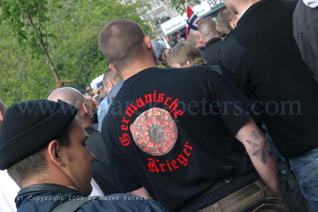 spinnennetz tattoo rechtsradikal