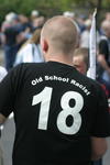 Neonazi mit T-Shirt "Old School Racist 18"